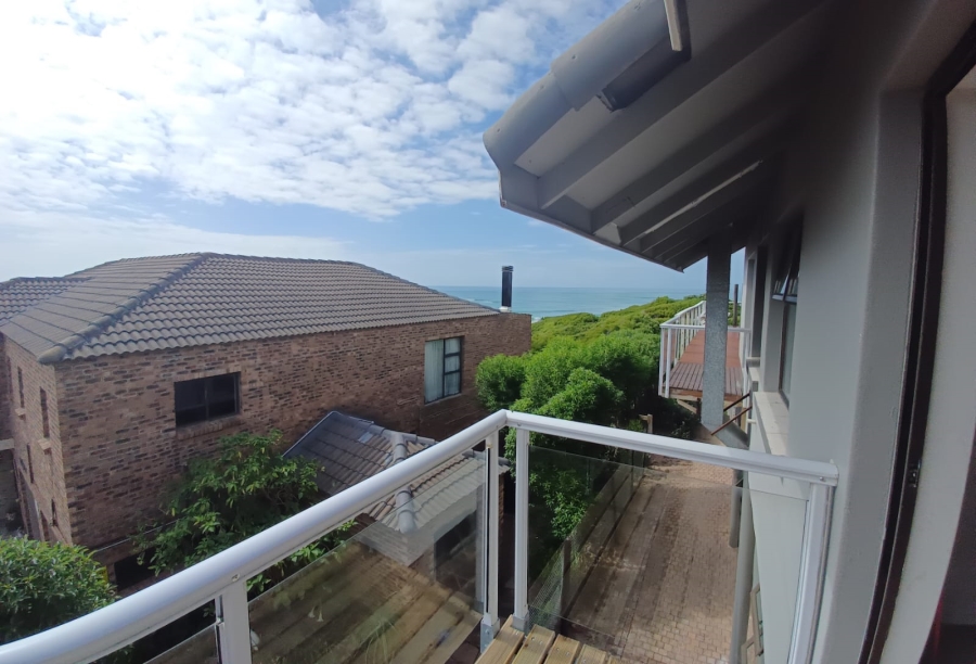 6 Bedroom Property for Sale in Paradise Beach Eastern Cape